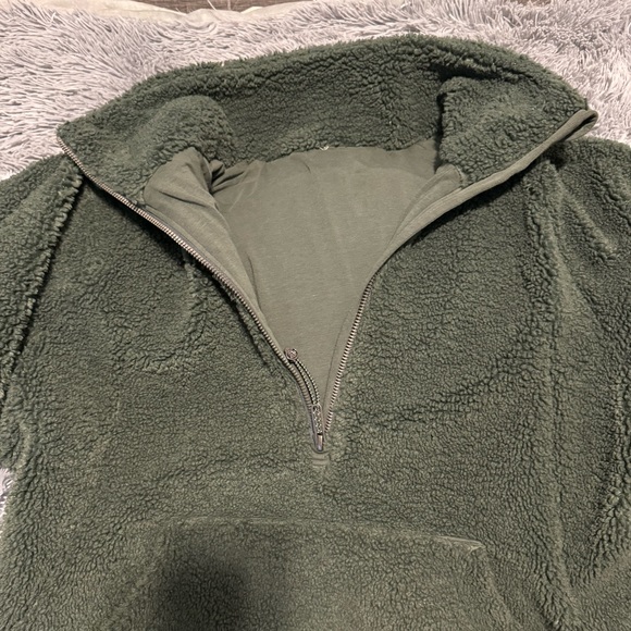 Lululemon pull over - Picture 5 of 5